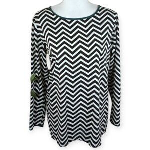 JW STYLE CHEVERON PRINT BLACK, WHITE, & GREEN BLOUSE SZ.S EUC